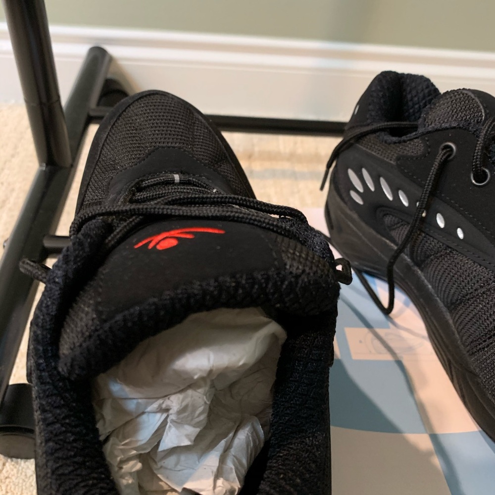 Shoes - Picture 4 of 5